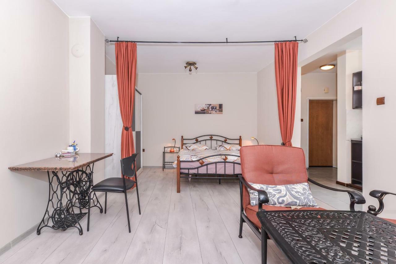 Visit Sofia | Macedonia Square Central Apartment Екстериор снимка